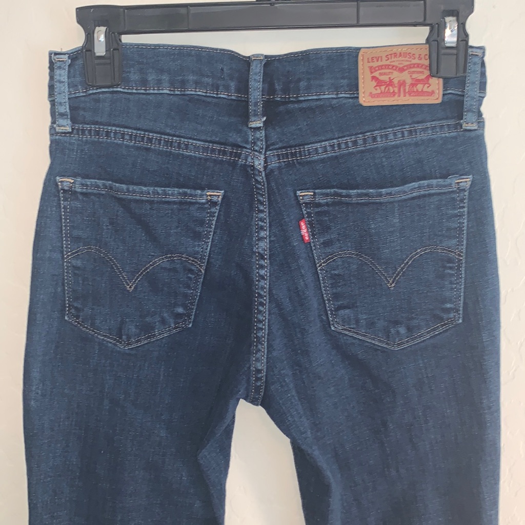 Levis Brand New 311 Shaping Skinny Size 26 Jeans